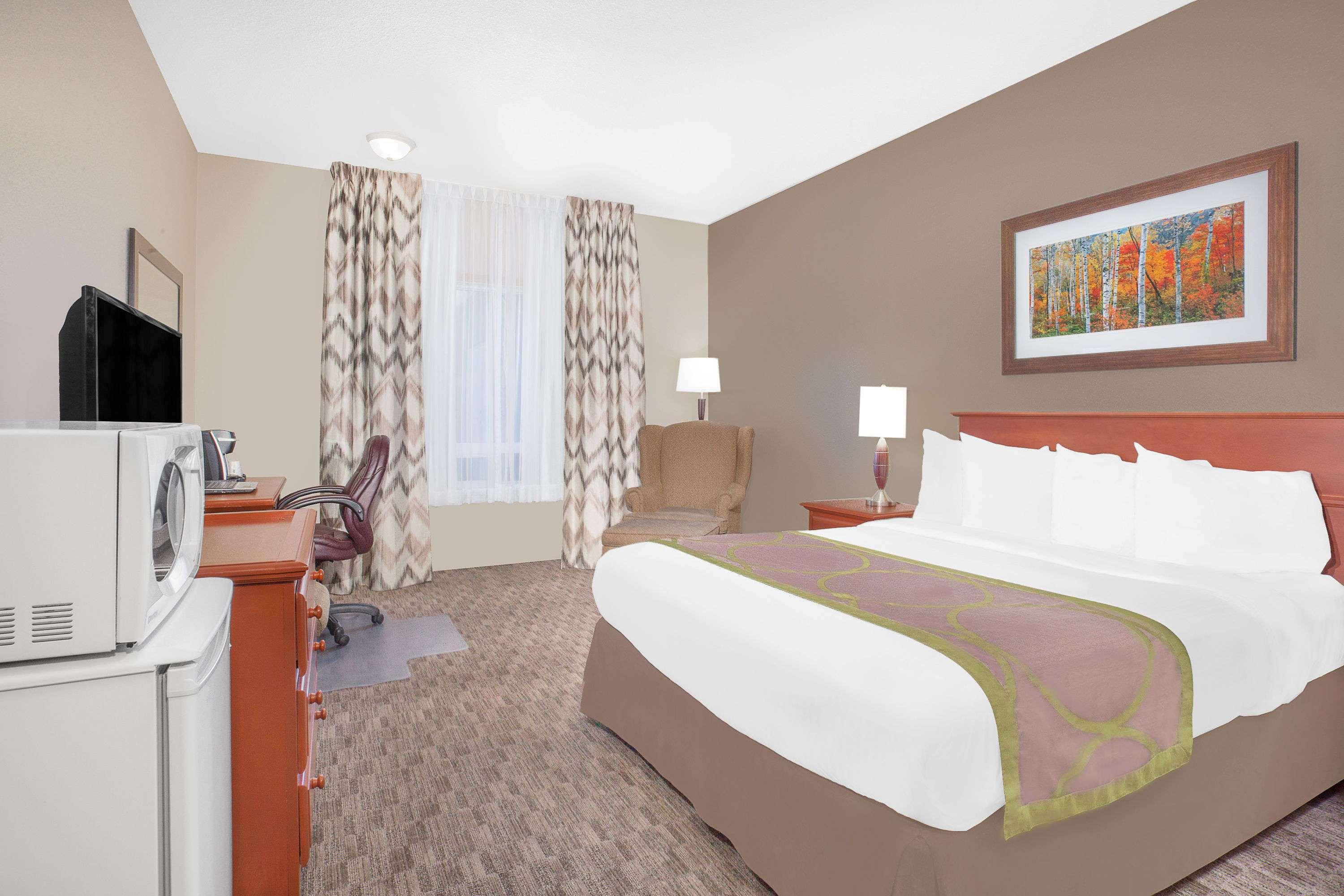 Super 8 By Wyndham Athabasca Ab Hotell Exteriör bild