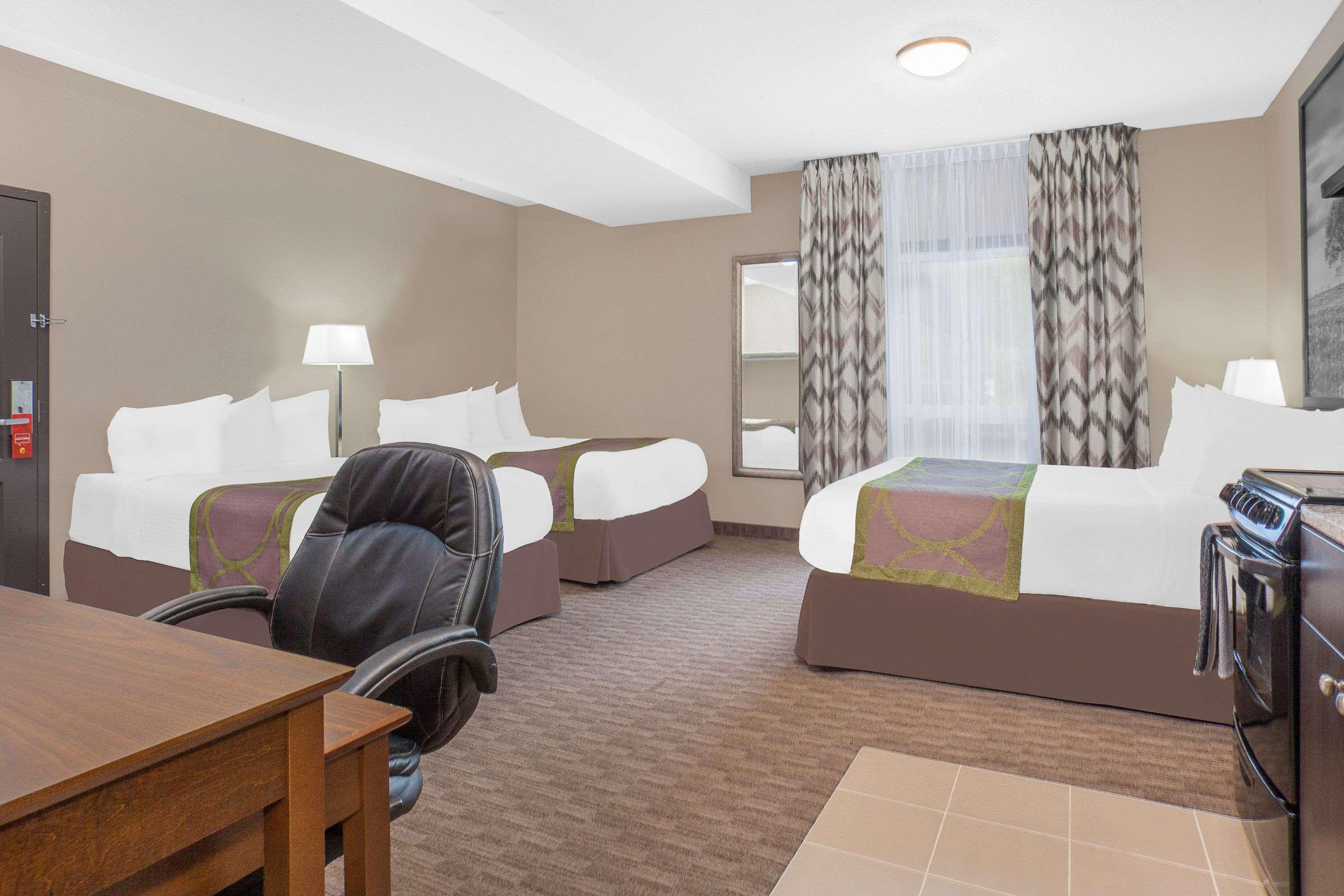 Super 8 By Wyndham Athabasca Ab Hotell Exteriör bild